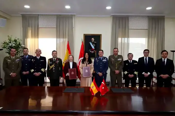 Türkiye-İspanya Jet Eğitim Uçağı İş Birliği